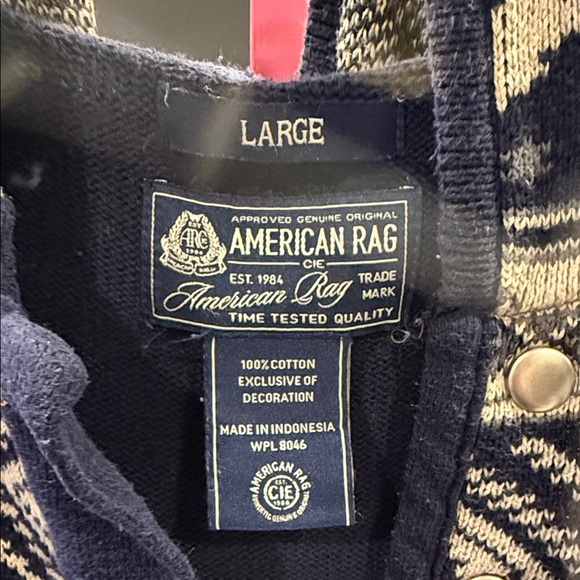 American Rag Navy and Cream Patterned Sweaters size large - Picture 2 of 7